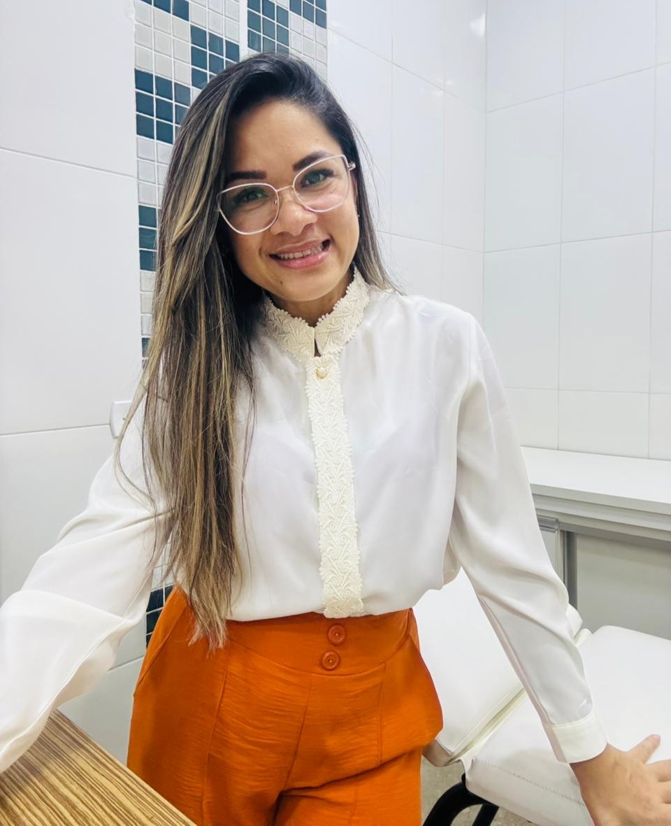 Dra. Dayana Monteiro - Profissional responsável